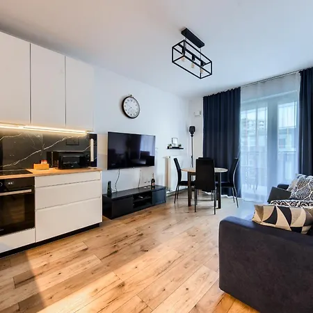 Wola Luxury Apartamento Varsóvia