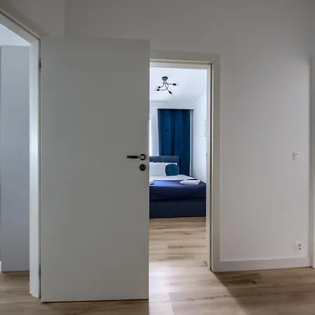 Wola Luxury Apartman *