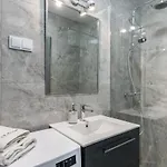 Wola Luxury *
