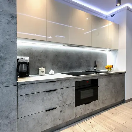 Wola Luxury Apartamento Varsóvia