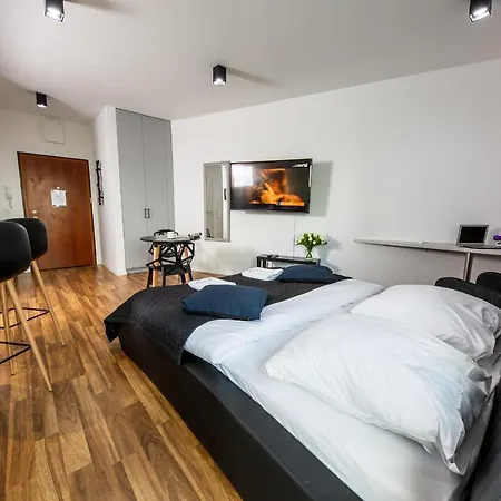 Wola Luxury Apartamento Varsóvia